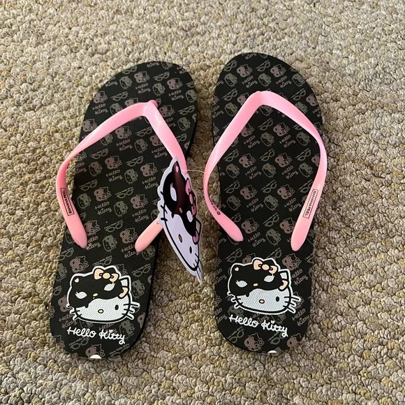 Hello kitty flip flop size 8 - Picture 2 of 4